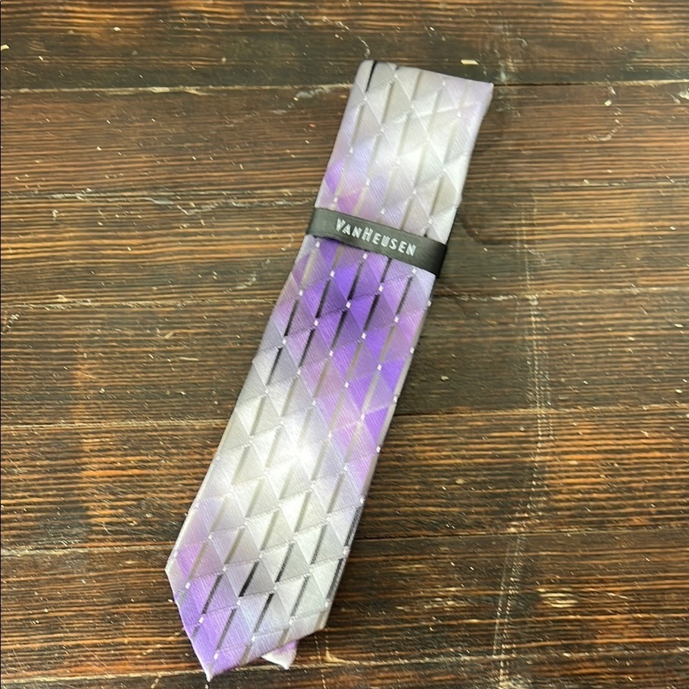 NWT Van Heusen Men’s Purple Tie